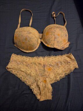 H&M matching bra 34B and panty M